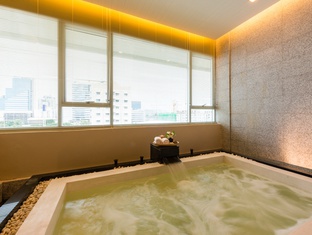 蒸气浴、桑拿和按摩浴缸 Jasmine 茉莉豪华公寓酒店 en 曼谷